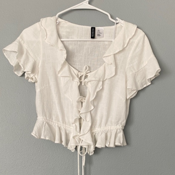 Forever 21 Tops - Forever 21 White Ruffle Tie-Front Crop Blouse
